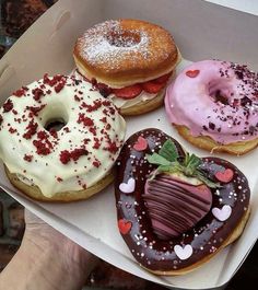 Donut Aesthetic Korean, Aesthetic Doughnut, Easy Fall Party Food, Donas Aesthetic, Fall Party Food Ideas, Aesthetic Baking, Strawberry Donut