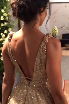 Gold Sleeveless Sequined Gown, Gold Sleeveless Gown With Sequins, Sleeveless Gold Gown With Sequins, Gold Sequined Sleeveless Gown, Elegant Glitter Gown For Homecoming, Glamorous Gold Sparkling Evening Dress, Elegant Glitter Homecoming Gown, Glittering Gold Evening Dress, Gold Glitter Evening Dress For Wedding