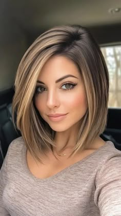 Short Hairstyle Women Trendy, Short Hairstyle Women, Short Hair Trends, Haircuts For Medium Hair, Hair Color And Cut, Hairstyle Women, Short Hairstyle, Cortes De Cabello, Short Hairstyles For Women