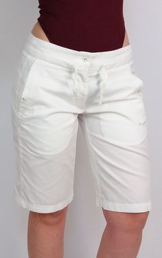 Beautiful Reebok summer bermuda shorts, very light see-through cotton, perfect for the warm season. Perfect condition, flawless! Would fit size S. Size tag reads S/ UK 10/FR S-38/Ger 36/IT S-40/Asia S. Please read the measurements below carefully and compare to one of your own garments, to avoid any disappointment regarding the fit. Measurements of the item, laying flat: - waist: 41 cm; - front rise: 24 cm; - length outseam (waist to cuff): 51 cm. Model wears size 8-10 UK, S-M European, is 160 c Spring Beach Cargo Shorts In Cotton, Beach Cotton Cargo Shorts, Summer Cotton Bermuda Shorts With Short Leg, White Bermuda Shorts With Pockets For Summer, Summer Knee-length Cargo Shorts With Built-in Liner, Summer Capris With Built-in Shorts, Summer Cotton Cargo Shorts For Beach, Knee-length Cotton Bottoms For Beach, Knee-length Cotton Beach Bottoms