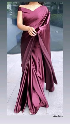 Satin Sarees With Designer Blouses, Best Farewell Saree Looks, Simple Sari For Farewell, Saari Designs Latest Party Wear Saree, Simple Elegant Saree For Farewell, Saari Designs Latest For Girls Farewell, Plain Satin Saree With Designer Blouse, Satin Blouse For Saree, Blouse Design For Small Bust