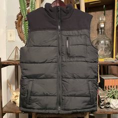 Brand New Roebuck & Co Puffer Vest Fitted Vest With Pockets For Cold Weather, Fitted Winter Vest For Outdoor, Black Winter Vest For Outdoor Activities, Winter Black Vest For Outdoor Activities, Black Vest For Winter Outdoor Activities, Outdoor Black Vest With Fleece Lining, Black Outdoor Vest With Fleece Lining, Black Winter Vest With Pockets, Black Vest For Fall Outdoor Activities