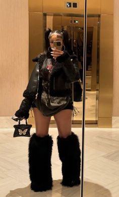 Chica Hip Hop, Fur Boots Outfit, Billy B, Looks Black, Streetwear Fashion Women, Cute Swag Outfits, Baddie Outfits Casual, Cute Everyday Outfits