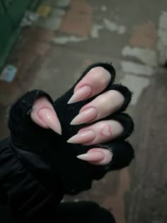 #nailart #nailswag Cat Shape Nails, Bone Nails Acrylic, Cat Shaped Nails, Cat Claw Nails Acrylic, Sharp Nails Ideas, Pink Claw Nails, Pink Black Nails Designs, Soft Goth Nails, Sharp Acrylic Nails