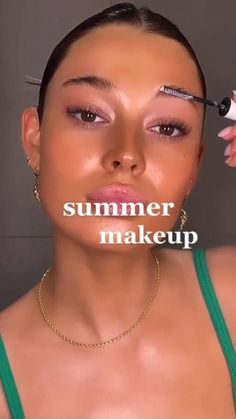 Where To Put Highlighter, Eye Shadowing, Tan Skin Natural, Glowy Summer Makeup, Make Up Looks Natural, Makeup For School, At Home Skin Care, Makeup 2022