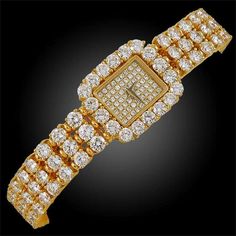 For Sale on 1stDibs - Piaget 18mm Diamond Halo Bracelet Watch in 18k Yellow Gold. A vintage Piaget watch with diamonds on the band and dial, mounted in yellow gold. The band Piaget Watch, Halo Bracelet, Ladies Wrist Watch, Princesa Real, Gold Link Necklace, Diamond Crown, Diamond Quartz, Gold Halo, Radiant Diamond