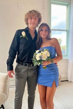 Royal Blue Tight Homecoming Dress Blue Dress Hoco Couple, Navy Blue Homecoming Dress Couple, Matching Hoco Dress And Suit, Bf And Gf Homecoming Pictures, Homecoming Blue Couple, Hoco Red Dress Couple, Hoco Boyfriend Pictures, Hoco Bf And Gf, Navy Blue Homecoming Couple