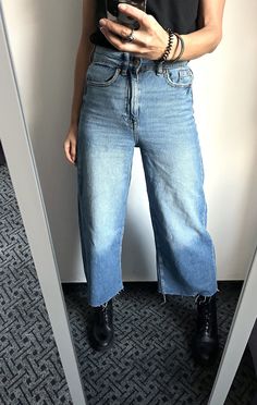 It's a stylish, mod street style boho blue faded extra wide leg jeans. Zipper fly. High Waisted. Ripped leg openings. Brand: ZARA. Condition: Great vintage condition. Material: 100% cotton. Size: S. Model's height: 5.7 / 178 cm / Size S. MEASUREMENTS: Waist doubled: 66 cm / 26 inch. Front rise: 29 cm / 11,5 inch. Inseam: 67 cm / 26 inch. Hips doubled: 90 cm / 35 inch. Length: 98 cm / 39 inch. Worldwide shipping. Shipping takes to: USA 7-14 days.  EU 4-7 days. Others countries 7-14 days. Trendy Washed Blue Wide Leg Cropped Jeans, Trendy Wide Leg Faded Jeans, Washed Blue Wide Leg Cropped Jeans, Blue Washed Wide Leg Cropped Jeans, Blue Washed Wide-leg Cropped Jeans, Faded Wide Leg Pants With Frayed Hem, Blue Wide Leg Flare Jeans With Frayed Hem, Extra Wide Leg Jeans, Wide Leg Ripped Jeans