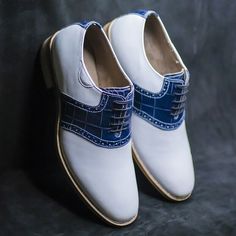 White Dress Shoes With Rubber Sole For Galas, White Oxford Dress Shoes With Rubber Sole, White Oxfords With Rubber Sole For Galas, White Oxford Leather Shoes With Rubber Sole, Casual White Wingtip Dress Shoes, White Casual Dress Shoes With Rubber Sole, White Leather Brogue Shoes With Closed Toe, White Brogue Leather Shoes, White Leather Brogue Shoes