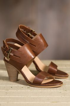 Easy summer days or evenings beg for the Karen Leather Sandal. For work or play, these everyday heeled sandals add clout to your casuals. Modern Heels, Brown Heeled Sandals, Work Sandals, Best Shoes For Women, Brown Sandals Heels, Trendy Heels, Shoe Designs, Wardrobe Goals, Low Heel Sandals