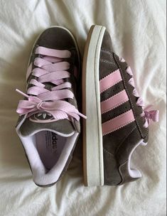 Woman’s Sneaker Outfits, Campus 00, Dr Shoes