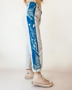 Hand Printed Pants, Custom Overalls Diy, Cyanotype Overalls, Clothes Art Ideas, Painting On Shorts, Jeans Customization, Painted White Jeans