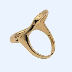 Anillo ajustable minimalista Isabella de plata de primera ley

 Plata de ley 925 con anilla de apertura ajustable de 2,5 cm, tono dorado

 Tamaño: ajustable EE.UU. 6-7


 Peso: 5,1 gramos Formal 14k Gold Open Snake Ring, Adjustable Open Initial Ring For Formal Occasions, Formal Adjustable Initial Open Ring, Snake Promise Ring, Open Design, Modern Adjustable Yellow Gold Diamond Ring, Minimalist Yellow Gold Open Snake Ring, Minimalist Yellow Gold Snake Ring, Adjustable Gold Heart Ring, Fine Jewelry Crystal Ring With Polished Finish