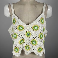 New With Tag Spring Crochet V-neck Top, Summer Cotton Tops With Crochet Lace, Trendy Cotton Crochet Top For Beach Season, Summer Green Crochet Top, Casual Crochet Summer Top, Spring Cotton Top With Crochet Lace, Casual Crochet Lace Crop Top For Summer, Retro Spring Crop Top For Vacation, Retro Crop Top For Spring Vacation