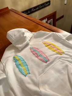 Spring Break, Surfboard, Craft Ideas, Embroidery, Pins, Patchwork