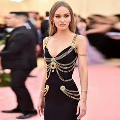 Dress "Chained" – Pisani Maura Dress With Gold Chain, Long Bandage Dress, Black Evening Dress, Rose Depp, Maxi Bodycon Dress, Chiffon Tank Tops, Chain Dress, Bandage Dress Bodycon, Lily Rose Depp