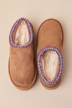 No one does cozy vibes better than the Madden Girl Elyse-W Tan Suede Embroidered Flatform Slippers! Soft faux suede forms these essential winter slippers with a rounded-toe upper that leads to a low-cut collar with trendy, multi-colored embroidered trim. The effortless slip-on silhouette is perfectly lined with fuzzy faux fur for maximum comfort. A lightweight, chunky flatform sole completes the coveted look! 1. 5" flatform sole. Cushioned insole. Rubber sole has nonskid markings. Man Made Materials. Imported. Lulus | Elyse-W Tan Suede Embroidered Flatform Slippers | Size 10. Casual Formal Dresses, Lulu Fashion, Winter Slippers, Embroidered Trim, Brown Flats, Casual Wedding Dress, Cozy Vibes, Madden Girl, Tan Suede