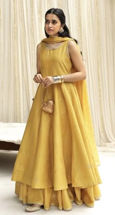 Farewell Dresses, Haldi Outfits, Traditional Indian Dress, Desi Wear, Lawn Suit, Chique Outfits