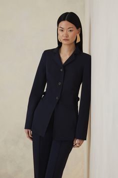 The Founder Italian Technical Stretch Tailored Tab Jacket Womens Pants Suits Chic, Expensive Work Outfits, Female Tailored Suit, Working Suits For Women, Womens Oversized Suit, Classic Suits For Women, Smart Clothes Women, Luxury Suit Women, Dark Blue Women Suit