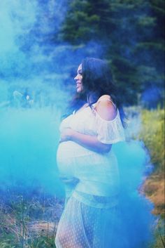 Edgy Maternity Shoot, Gender Reveal Photoshoot, Gender Reveal Photo Shoot, Winter Maternity Pictures, Reveal Photoshoot, Gender Reveal Pictures, Photo Farm, Gender Reveal Photography, Gender Reveal Photo