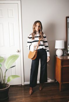 Striped Sweater Outfit, Wide Leg Jeans Outfit, Wide Leg Pants Outfit, Jeans Outfit Winter, Casual Chique, Casual Work Outfits, Business Casual Outfits