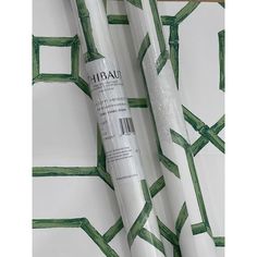 Timeless and elegant, Arbor is a large-scale lattice designed to evoke the appearance of bamboo. A captivating wallpaper design   Abor is a lovely geometric wallpaper by Thibaut. The bamboo adds a layer of texture to the pattern, seen here in the Emerald colorway. Timeless and elegant, the captivating design features a repeating geometric pattern with an inspired chinoiserie influence.   The stylized fretwork design establishes an eye-catching, European-chic, magical maze of wonder.  Each roll i Green Lattice Wallpaper, Thibaut Wallpaper Bathroom, Stairway Wallpaper, French Country Wallpaper, Lattice Wallpaper, House Of Hackney Wallpaper, Construction Wallpaper, European Chic, Thibaut Wallpaper