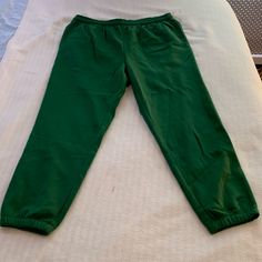 Brand New, Never Worn Green Sweatpants Gap Sweatpants With Elastic Waistband For Streetwear, Sporty Gap Sweatpants For Streetwear, Green Sweatpants With Elastic Waistband For Fall, Gap Bottoms With Side Pockets For Fall, Gap Streetwear Pants With Elastic Waistband, Gap Pants With Elastic Waistband For Streetwear, Casual Green Sweatpants For Winter, Green Sweatpants With Elastic Waistband For Winter, Green Winter Sweatpants With Elastic Waistband