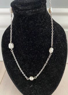 handmade pearl necklace!  comes in silver and gold, cute for a simple event!! wear anywhere Handmade Pearl Necklace, Beaded Necklaces, Silver And Gold, How To Make Beads, Chain Styles, Favorite Jewelry, Necklace Etsy, Pearl Necklace, Porter