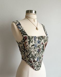 Corset Outfit, Corset Fashion, Floral Corset, Couture Mode, Mode Inspo, Hook Eye, Corsets, Dream Clothes, Fashion Sewing