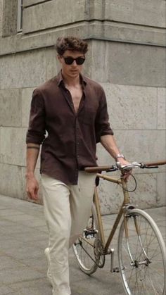 Italy Spring Outfits, Guys Fashion Casual, Money Clothes, Mens Smart Casual Outfits, Chique Outfit, Spring Outfits Men, Classy Outfits Men, Smart Casual Men, Men Stylish Dress