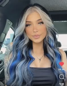 Long Colored Hair Ideas, Cute Split Hair Dye Ideas, Fresh Hair Styles For Women, Upcoming Hair Trends 2023, Colored Hair Money Piece, Hair Inspiration Color Short, Black And Hair Color, Dark Blue Hair With Money Piece, Blue Hair With Blonde Money Piece