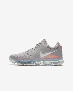 Nike Air Vapormax Big Kids' Running Shoe - 6.5 W / 5Y Victoria Secret Models Body, Light Blue Jeans Outfit, Artsy Shoes, Blue Jeans Outfit, Blue Jean Outfits, Curvy Petite Fashion, High Fashion Women, Kids Running Shoes, Sneakers Heels