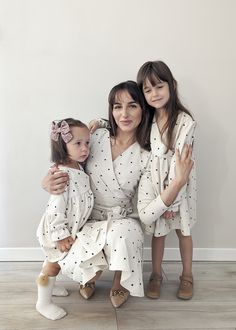 Matching Outfits Christmas, Baby Matching Outfits, Matching Mommy Daughter Outfits, Mommy And Me Dress, Wrap Dress Wedding, Mom And Baby Dresses, Mommy And Me Matching Outfits, Chinese Fancy Dress, Mommy Daughter Outfits