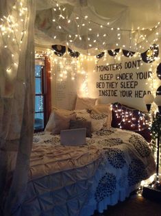 Comfortable Bedroom Decor, Hiasan Bilik Tidur, Bedroom Deco, Cute Bedroom Ideas, Teen Room Decor, Comfortable Bedroom, Teen Bedroom Decor, Canopy Bed