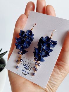 Cluster Flower Earrings Blue Polymer Clay, Chandelier Earrings, Long Flower Earrings Blue Dangle Flower Earrings In Polymer Clay, Elegant Blue Polymer Clay Earrings, Clay Chandelier, Miniature Builds, Clay Charms Kawaii, Earrings Pictures, Polymer Clay Sculpting, Clay Earring Ideas, Blue Polymer Clay