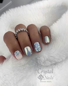 Nails 2023 Trends Holiday, Pretty Chrome Nails, Glitter And Chrome Nails, Monaco Nails, Chrome Toe Nails, Chrome And Glitter Nails, Foil Nail Designs, Cosmic Nails, Cute Nail Art Designs