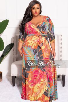 Polyester %: 95 Spandex %: 5 Model is wearing 2x Model Photoshop, Chic And Curvy, Plus Size Models, Faux Wrap Dress, Leaf Print, Curvy Fashion, Deep V Neck, Plus Size Fashion, Wrap Dress