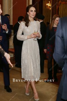 Kate Middleton Champagne Shimmer Midi Celebrity Dress 2017 Wedding Tea Length Dress, Champagne Skirt Outfit Classy, Kate Middleton Dresses Gowns, 50th Wedding Anniversary Dress, Champagne Midi Dress For Wedding, Old Money Formal Dress, Royal Style Fashion, Childhood Outfits, Royal Fashion Princesses