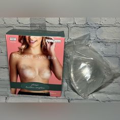 The Silicone Skin Bra Is A Perfect Solution For Keeping Everything Where It Should Be While Wearing The Most Daring Outfits. This Bra Can Be Paired With Our Dress Tapes To Make Sure Nothing Falls Out Of Place. Ideal For Backless, Strapless Dressing As These Seamless Contour Cups Provides Shape Under The Lowest Plunging Necklines Silicone Material Is Transparent Apply Product To Clean, Dry Skin Before Moisturizers, Powders, Deodorants, Or Perfumes And Adjust As Many Times As Needed Without Fear O Water Bra, Second Skin Bra, Invisible Bra Straps, Daring Outfits, Low Cut Bra, Dress Tape, Low Back Bra, Plastic Store, Deep V Bra