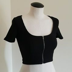 Black Fitted Zip Up Front Crop Top Black Knit Scoop Neck Top, Black Stretch Knit Top With Scoop Neck, Black Fitted Scoop Neck Knit Top, Black Fitted Knit Top With Scoop Neck, Fitted Black Knit Top With Scoop Neck, Forever 21 Black Stretch Top, Front Crop Top, Knit Crop Top, Knit Crop