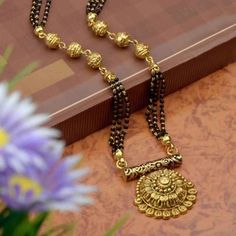 Mangalsutra Pendant Designs Gold, Mangalsutra Designs Gold Traditional, Long Mangalsutra Designs Gold, Mangalsutra Pendant Designs, Gold Mangalsutra Design, Long Mangalsutra Designs, Mangalsutra Designs Gold, Mangalsutra Pendant, Long Mangalsutra