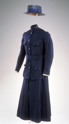 WORK ATTIRE: Nurses Dress Uniform c.1919  B. Altman and Company  New York, NY.  This wool uniform worn by army nurses during World War I. Ww1 Nurse, Vintage Military Uniforms, Retail Robin, Nurse Dress Uniform, Nursing History, Army Nurse, Army Training, Button Boots, Vintage Nurse