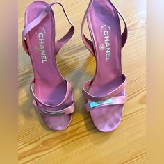 Very Rare Vintage Sling Back Chanel Heels Heels Size : 3inches In Great Condition Barbie Pink Color Sling Back Chanel, Vintage Chanel Heels, Barbie Pink Color, Chanel Heels, Sling Back, Vintage Chanel, Very Rare, Pink Color, Pink Ladies