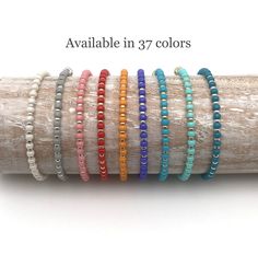 Minimalist boho stretch anklets/bracelet made of miyuki seed beads alternated with gold or silver miyuki beads. Miyuki is a Japanese brand known for its beautiful colors and high quality. Because the color has already been mixed in the bead, the colors remain beautiful! Choice of 37 colors (see selection screen). Nice to mix and match with each other and all other anklets and bracelets in this shop. Materials: *High quality elastic * Miyuki seed beads: in different colors - 3 mm * Miyuki seed beads: gold or silver - 2 mm Size anklets/bracelets can be ordered in: * 15 cm to 26 cm NO MEASURING TAPE IN THE HOUSE? Use a piece of string and place it next to a ruler. Measure your size and add 0.5 cm, then you are always right. TIPS FOR MAINTAINING YOUR JEWELERY: * do not stretch the bracelet/ank Swim In The Sea, Pool Colors, Bracelet Summer, Miyuki Bracelet, Anklets Boho, Hippie Bracelets, Seed Bead Bracelet, Boho Bracelet, Miyuki Beads