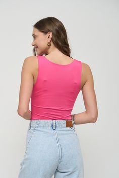 The basic tank top is a must-have in your wardrobe. You can wear it on its own or under a jacket, jeans, or cardigan. The square neckline looks interesting, and the smooth texture and slim-fit style create a second skin effect. We recommend getting this piece in several shades to create even more stylish outfits for different occasions. Summer Scoop Neck Elastane Crop Top, Trendy Second-skin Solid Color Tops, Chic Spring Tank Top, Trendy Stretch Tank Top, Trendy Scoop Neck Top With Built-in Bra, Trendy Summer Elastane Camisole, Trendy Elastane Camisole For Summer, Trendy Fitted Tank Top, Trendy Elastane Tank Top For Spring