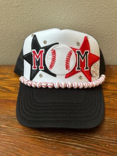 Baseball mom trucker hat with custom baseball chain perfect for those mommas with kiddos who play baseball Baseball Patch Trucker Hat, Baseball Trucker Hat Ideas, Trucker Hat Diy, Baseball Mom Hat, Bling Hats, Cricket Crafts, Mom Hat