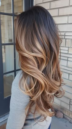 Brunette Honey Blonde Balayage, Top Highlights Hair, Honey Blonde Balayage Caramel Brunettes, Caramel Balayage With Blonde Highlights, Bright Caramel Balayage, Balayage Hair Caramel Blonde, Fall Caramel Balayage, Brown To Balayage, Chocolate Blonde Balayage