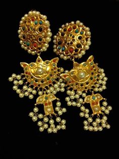 Kundan jhumka set Model#Kundan 31 Jhumka Set, Kundan Jhumka Earrings, Amrapali Jewels, Kundan Jhumka, Gold Jewelry Prom, Kundan Jewellery Bridal, Jewelry Prom, Kundan Jewellery Set, Mala Jewelry