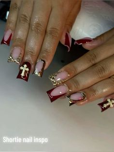 Cute Red Birthday Nails, Red And Gold Acrylics, Red And Gold Chrome Nails, Nail Freestyle Designs, Red Gold Nails Design, Red Prom Nail Ideas, Medium Red Nails, Red And Gold Nail Ideas, Red Junk Nails