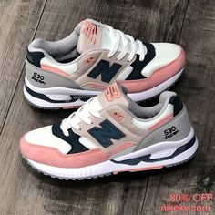 Women New Balance Shoes, Trendy Tennis Shoes, Sneakers Fashion Women's, Nike Shoes Women Fashion, Pretty Shoes Sneakers, Kicks Shoes, Cute Sneakers, Casual Sneakers Women, Hype Shoes